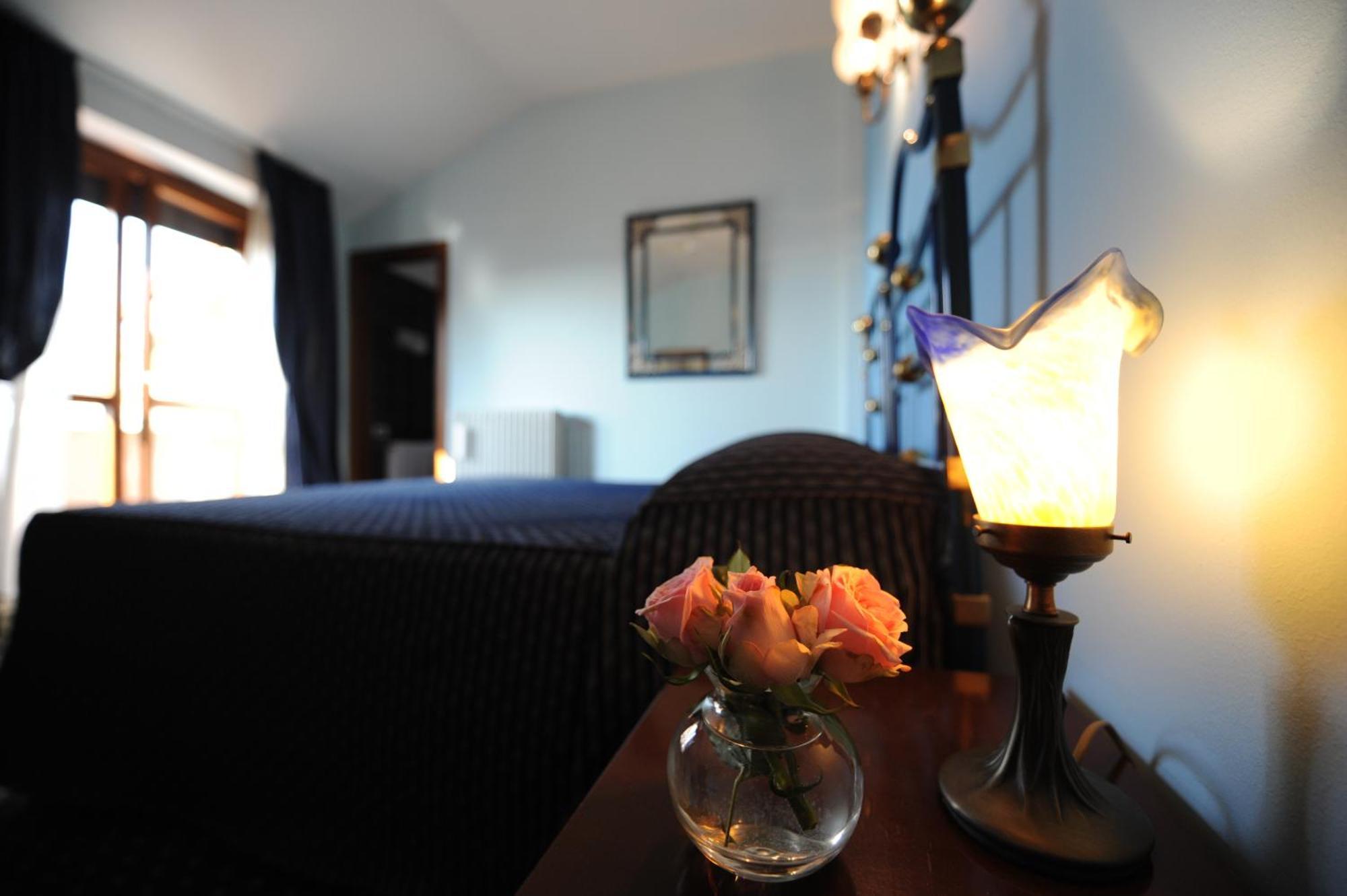 Attic Double Room,663678378:JPEG