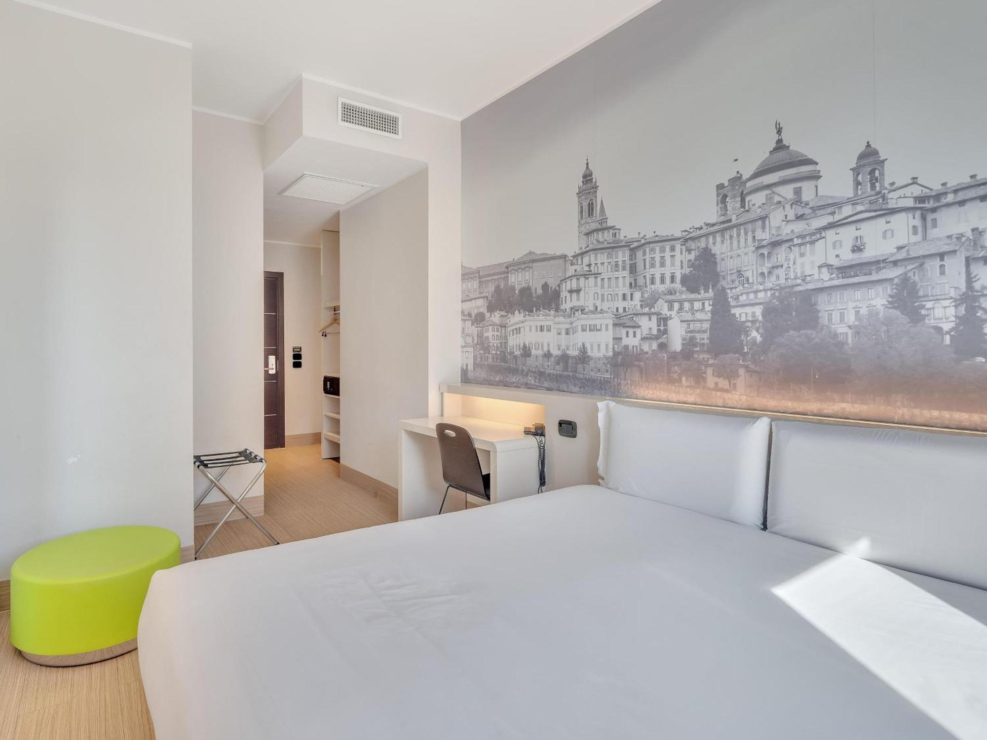 Double Room,1742897051:JPEG